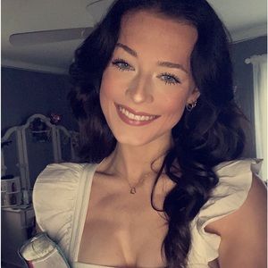 Meet your Posher, Lydia